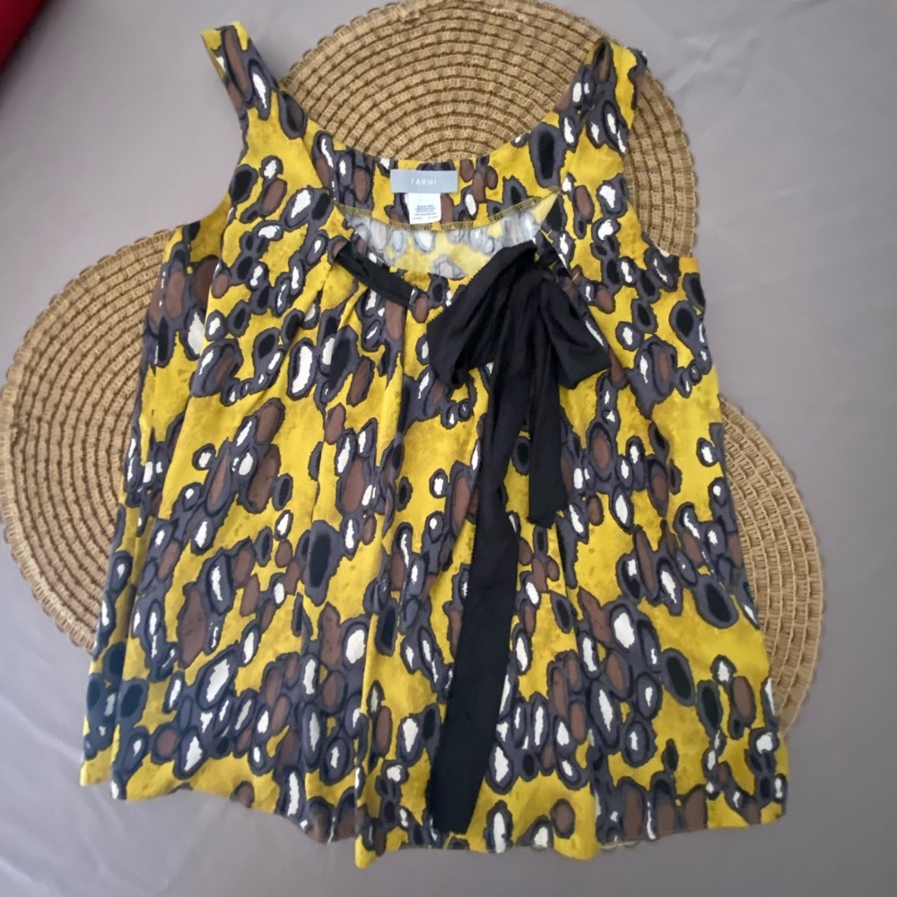 Unique Farhi top